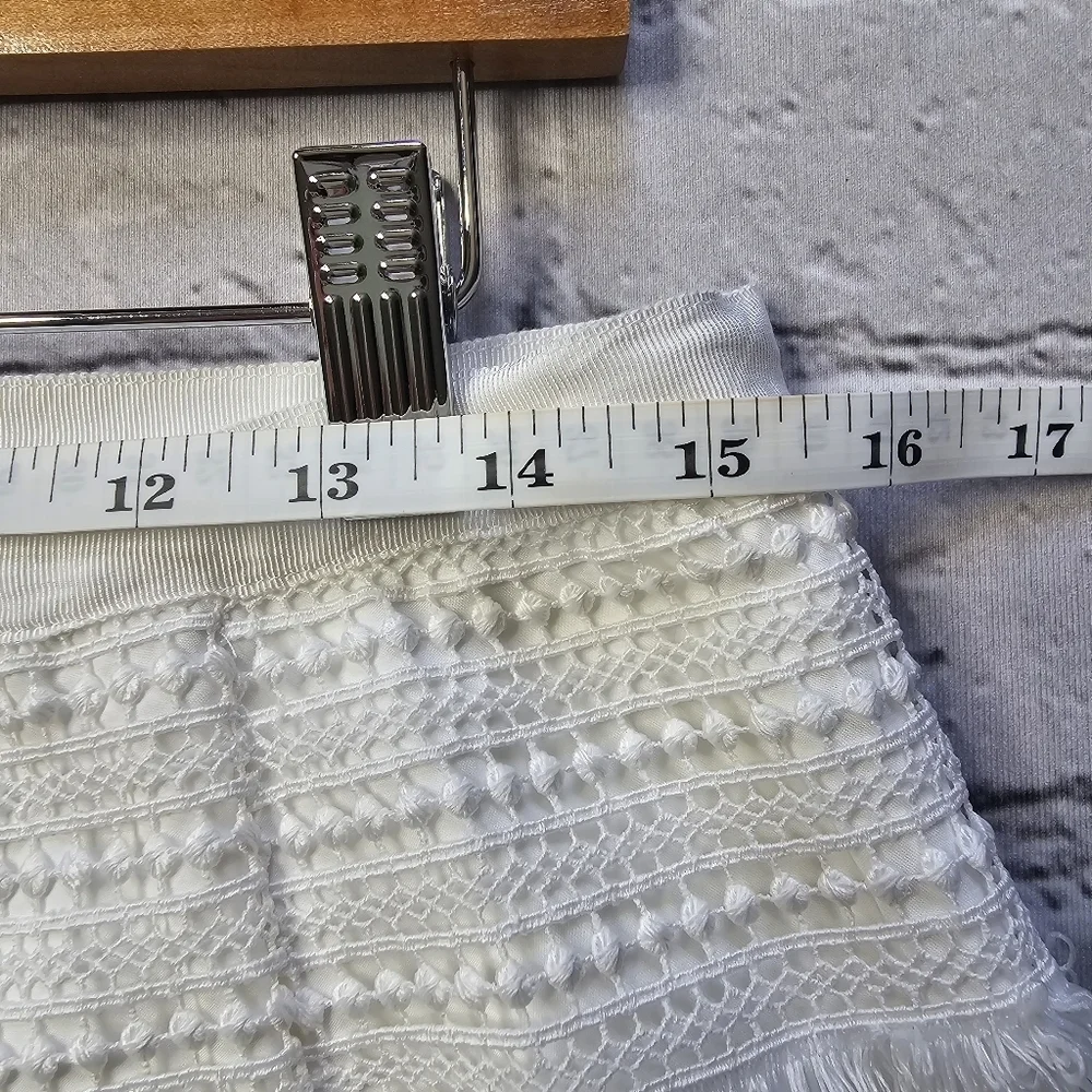 White‎ House Black Market WHBM White Fringe Crochet Accent Pencil Skirt Size 12 - Picture 8 of 12